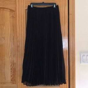 Pleated skirt